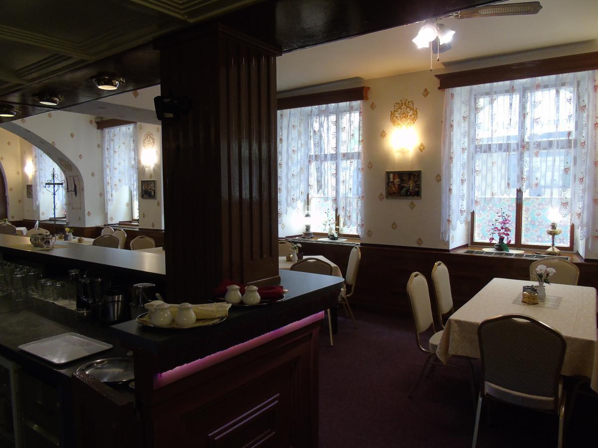 Gl Hotel Trutnov Exterior foto